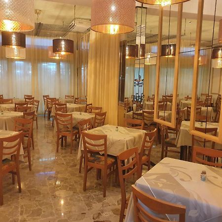 Hotel Venezia San Mauro Mare Buitenkant foto
