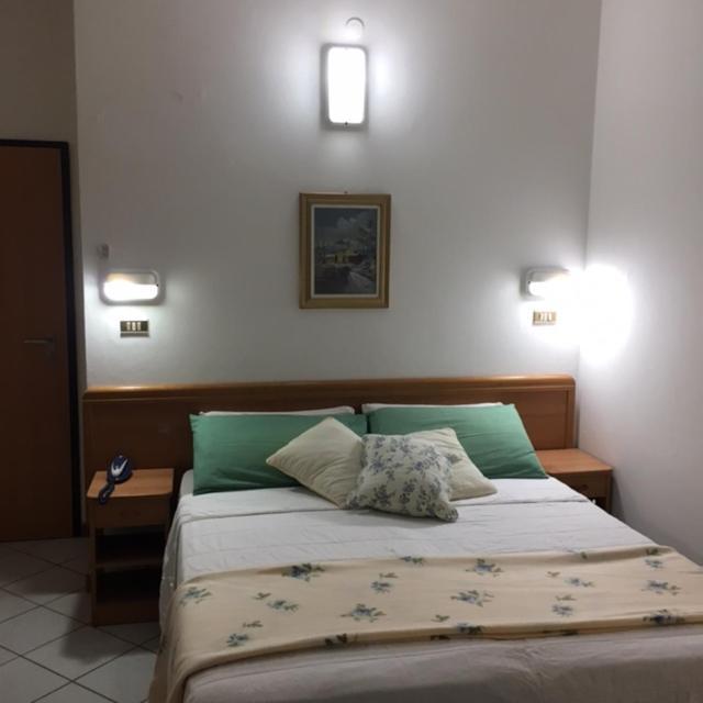 Hotel Venezia San Mauro Mare Buitenkant foto