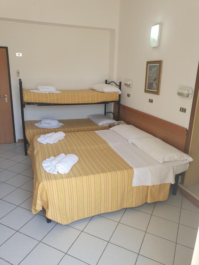 Hotel Venezia San Mauro Mare Kamer foto