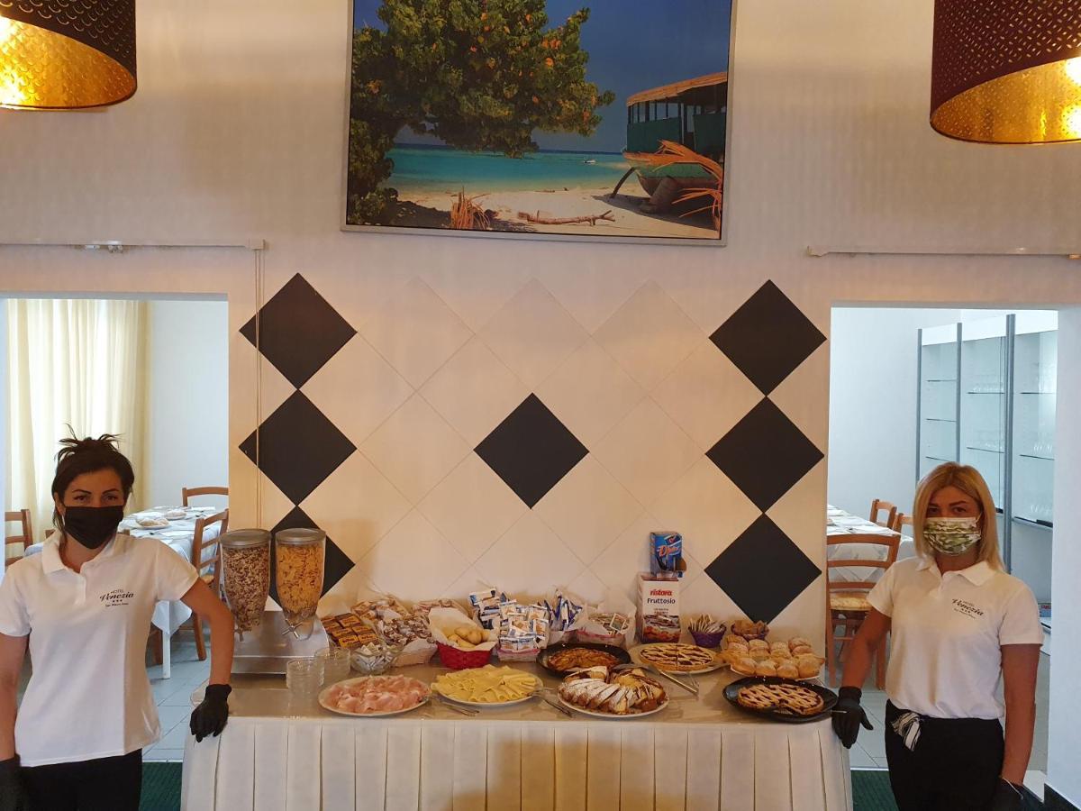 Hotel Venezia San Mauro Mare Buitenkant foto